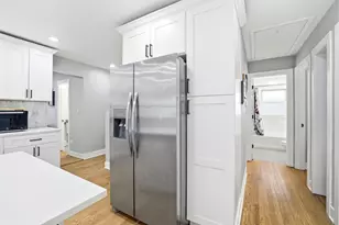 745 S Hillside Ave, Elmhurst, IL 60126 - Photo 6