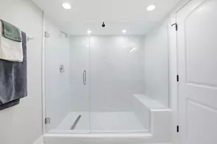 745 S Hillside Ave, Elmhurst, IL 60126 - Photo 22