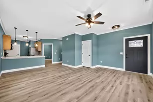 60 Kloe Ln, Sycamore, IL 60178 - Photo 4