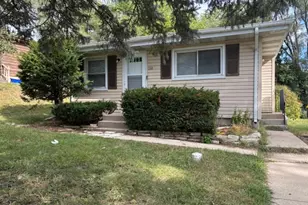 1316 Monroe St, Lake in the Hills, IL 60156 - Photo 2