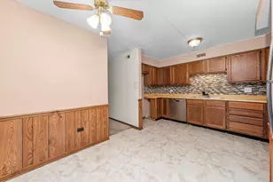 9925 Shady Ln, Orland Park, IL 60462 - Photo 8