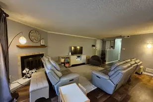 8216 Mulberry Ct, Palos Hills, IL 60465 - Photo 6