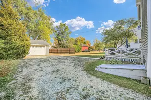 641 E Center St, Paxton, IL 60957 - Photo 28