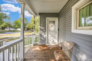 641 E Center St, Paxton, IL 60957 - Photo 6