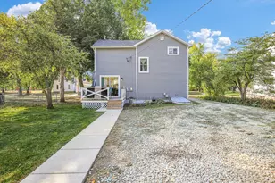 641 E Center St, Paxton, IL 60957 - Photo 32