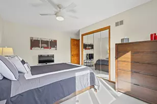 2409 E Greshan Ct, Arlington Heights, IL 60004 - Photo 20