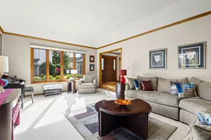 2409 E Greshan Ct, Arlington Heights, IL 60004 - Photo 4