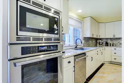 46 Hamilton Lane, Oak Brook, IL 60523 - Photo 8