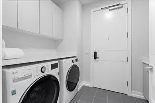 14 W Superior St, Chicago, IL 60654 - Photo 20