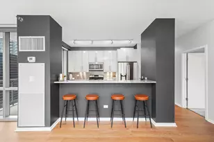 125 S Green St, Chicago, IL 60607 - Photo 2