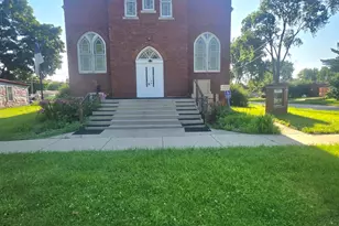 201 S College St, Lincoln, IL 62656 - Photo 2