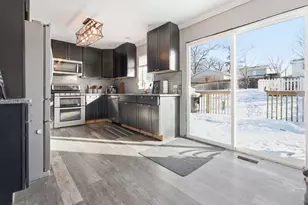 35851 N Wilson Rd, Ingleside, IL 60041 - Photo 4