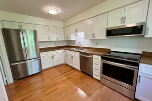 315 Bluff Ct, Lake Barrington, IL 60010 - Photo 12