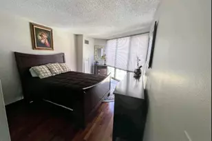 111 W Maple St, Chicago, IL 60610 - Photo 8