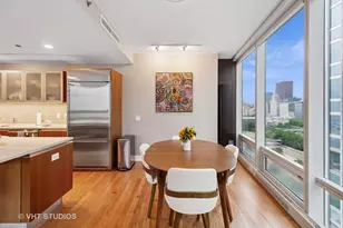 340 E Randolph St, Chicago, IL 60601 - Photo 8