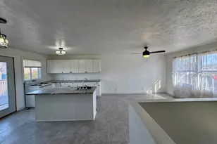 510 Greencastle Dr, Wyanet, IL 61379 - Photo 2