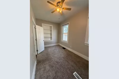 1401 W Elm Street, Bloomington, IL 61701 - Photo 12