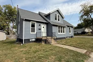 1401 W Elm St, Bloomington, IL 61701 - Photo 2