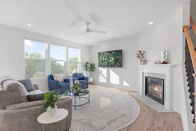 1044 Joice Lane, Mundelein, IL 60060 - Photo 4