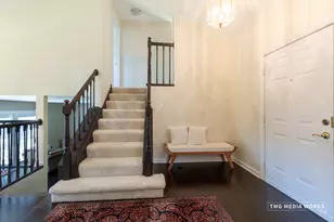 300 Churchill Ln, Aurora, IL 60504 - Photo 8