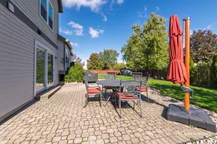 300 Churchill Ln, Aurora, IL 60504 - Photo 6