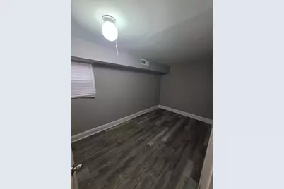 8221 S Houston Avenue, Chicago, IL 60617 - Photo 4