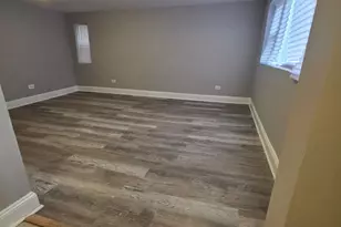 8221 S Houston Ave, Chicago, IL 60617 - Photo 8