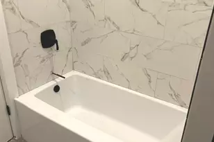 7637 N Bosworth Ave, Chicago, IL 60626 - Photo 12