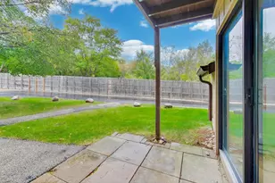 13 Saint Thomas Colony, Fox Lake, IL 60020 - Photo 2