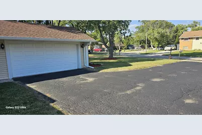 157 Vernon Drive, Bolingbrook, IL 60440 - Photo 2