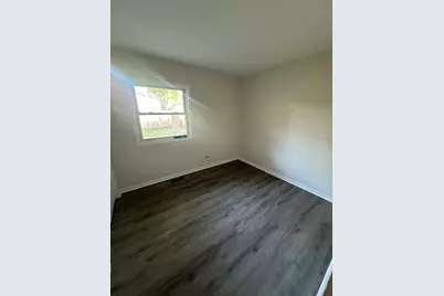 595 W Elk Grove Boulevard, Elk Grove Village, IL 60007 - Photo 10