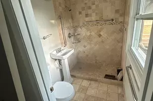 595 W Elk Grove Blvd, Elk Grove Village, IL 60007 - Photo 6