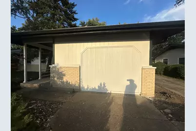 595 W Elk Grove Boulevard, Elk Grove Village, IL 60007 - Photo 2