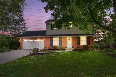 2829 Briarwood Drive, Arlington Heights, IL 60005 - Photo 2