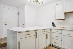 13933 James Dr, Crestwood, IL 60418 - Photo 4