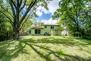 17651 Hillcrest Dr, Country Club Hills, IL 60478 - Photo 14