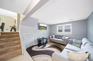 17651 Hillcrest Dr, Country Club Hills, IL 60478 - Photo 12