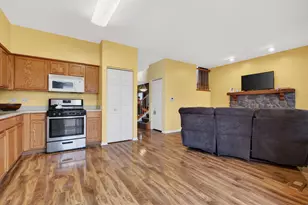 1451 Red Top Ln, Minooka, IL 60447 - Photo 8