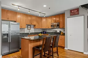 331 S Ridgeland Ave, Oak Park, IL 60302 - Photo 2