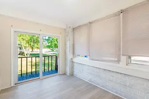 32 S Monterey Ave, Villa Park, IL 60181 - Photo 12