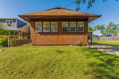 32 S Monterey Avenue, Villa Park, IL 60181 - Photo 2