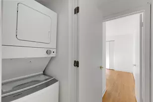 7070 N Ridge Blvd, Chicago, IL 60645 - Photo 16