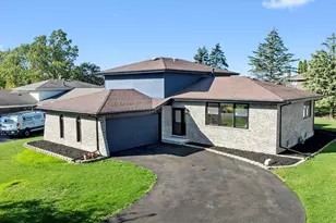 513 Chestnut Ln, Beecher, IL 60401 - Photo 2