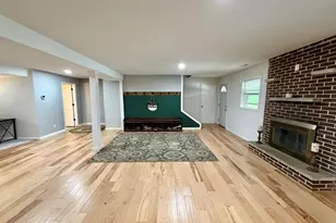 1409 Butchers Ln, Bloomington, IL 61701 - Photo 10