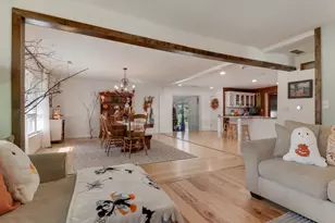 1409 Butchers Ln, Bloomington, IL 61701 - Photo 12