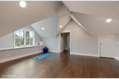 1933 Washington Avenue, Wilmette, IL 60091 - Photo 12