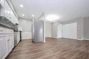 834 E Old Willow Rd, Prospect Heights, IL 60070 - Photo 6