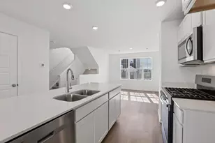 1439 Oakfield Ln, Pingree Grove, IL 60140 - Photo 8