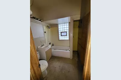 11612 S Yale Avenue, Chicago, IL 60628 - Photo 8