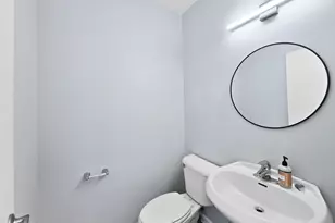 2415 W 32nd Pl, Chicago, IL 60608 - Photo 14